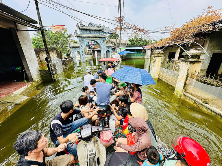 Ngoại thành Hà Nội vẫn ngập nặng