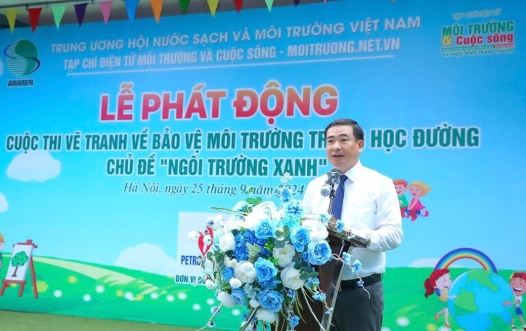 Ông Nguyễn Văn Toàn, Bí thư Chi bộ, Tổng biên tập Tạp chí điện tử Môi trường và Cuộc sống, Trưởng Ban tổ chức Cuộc thi phát biểu tại Lễ phát động.