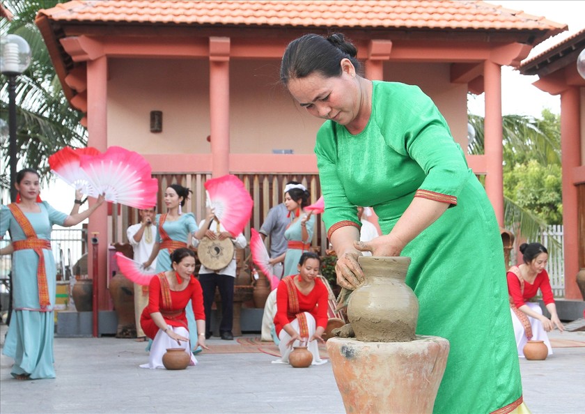 Những người phụ nữ DTTS đóng vai trò quan trọng trong gia đình và xã hội. (Ảnh minh họa - Nguồn: Báo DTPT)