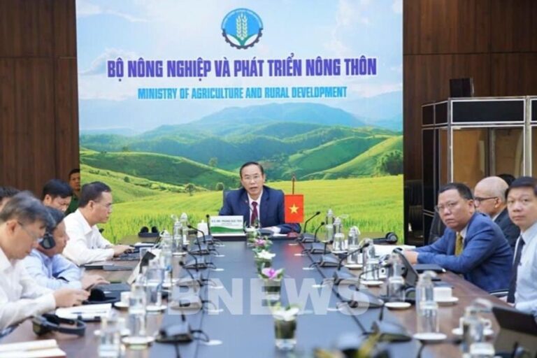 Thứ trưởng Phùng Đức Tiến phát biểu tại Hội nghị trực tuyến Bộ trưởng Nông Lâm nghiệp ASEAN lần thứ 46