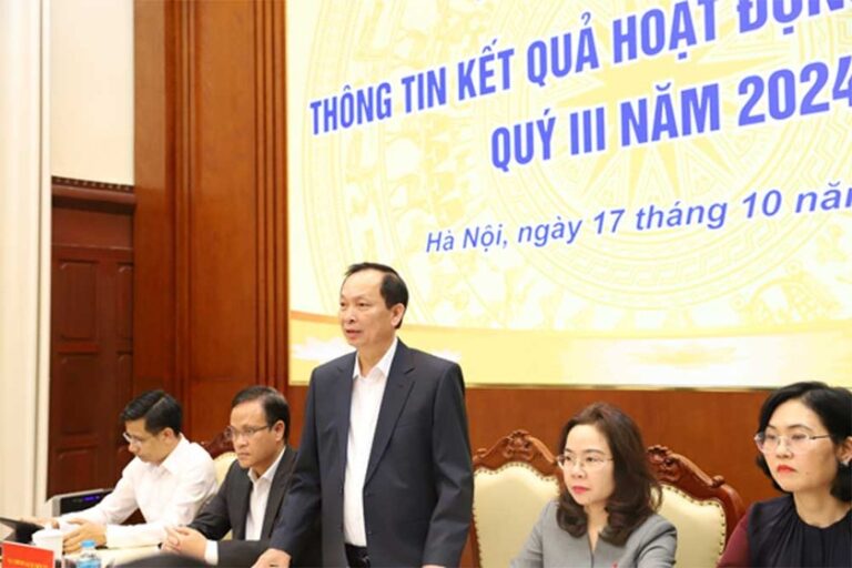 Ông Đào Minh Tú thông tin tại cuộc họp báo