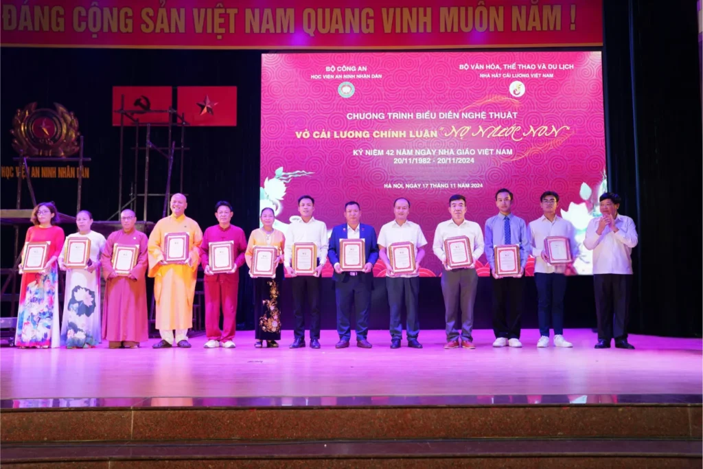 Chương trình Kỷ niệm 42 năm ngày Nhà giáo Việt Nam do Học Viện An Ninh Nhân Dân phối hợp cùng Nhà Hát Cải Lương Việt Nam tổ chức