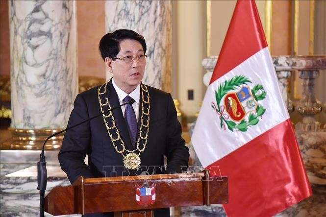 Chủ tịch nước Lương Cường phát biểu cảm ơn sau khi nhận Huân chương “Mặt trời Peru” cấp Đại Thập tự. Ảnh: Lâm Khánh/TTXVN