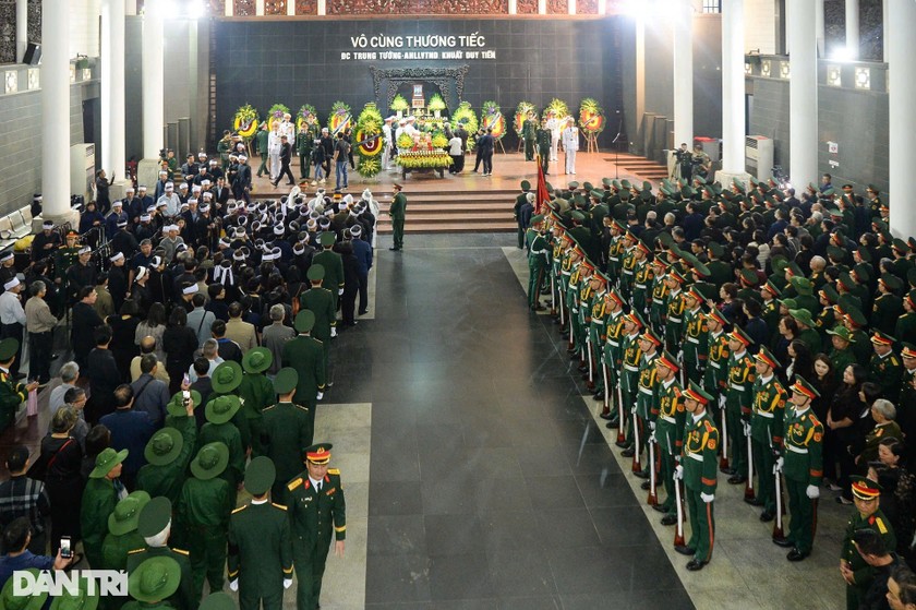 Lễ viếng Trung tướng, Anh hùng lực lượng vũ trang nhân dân Khuất Duy Tiến diễn ra từ 7h đến 10h cùng ngày. Lễ truy điệu và đưa tang vào 10h-10h30 cùng ngày. Lễ truy điệu và đưa tang vào 10h-10h30 cùng ngày.