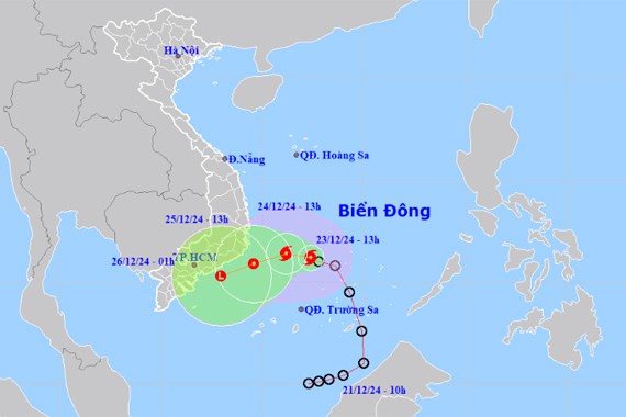 Bão đang hoành hành trên biển Đông