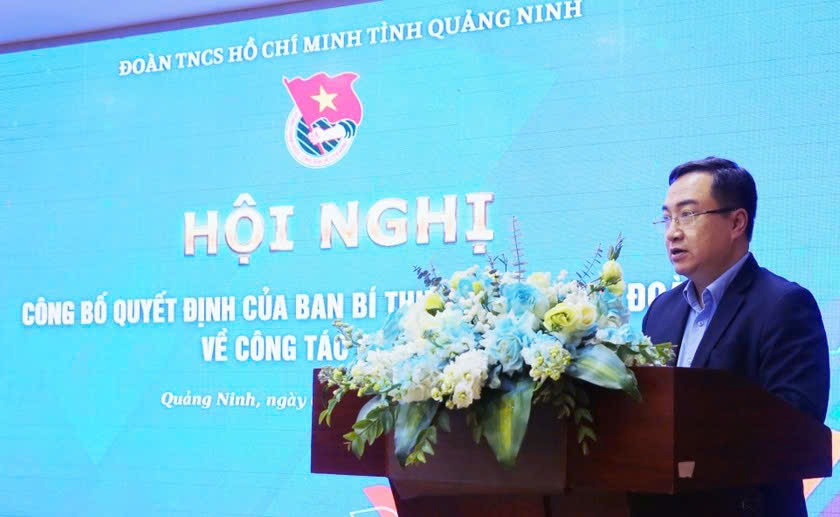 Ông Đặng Xuân Phương, Phó Bí thư Tỉnh ủy Quảng Ninh, Trưởng Đoàn ĐBQH tỉnh, phát biểu tại hội nghị. Ảnh Báo PLVN