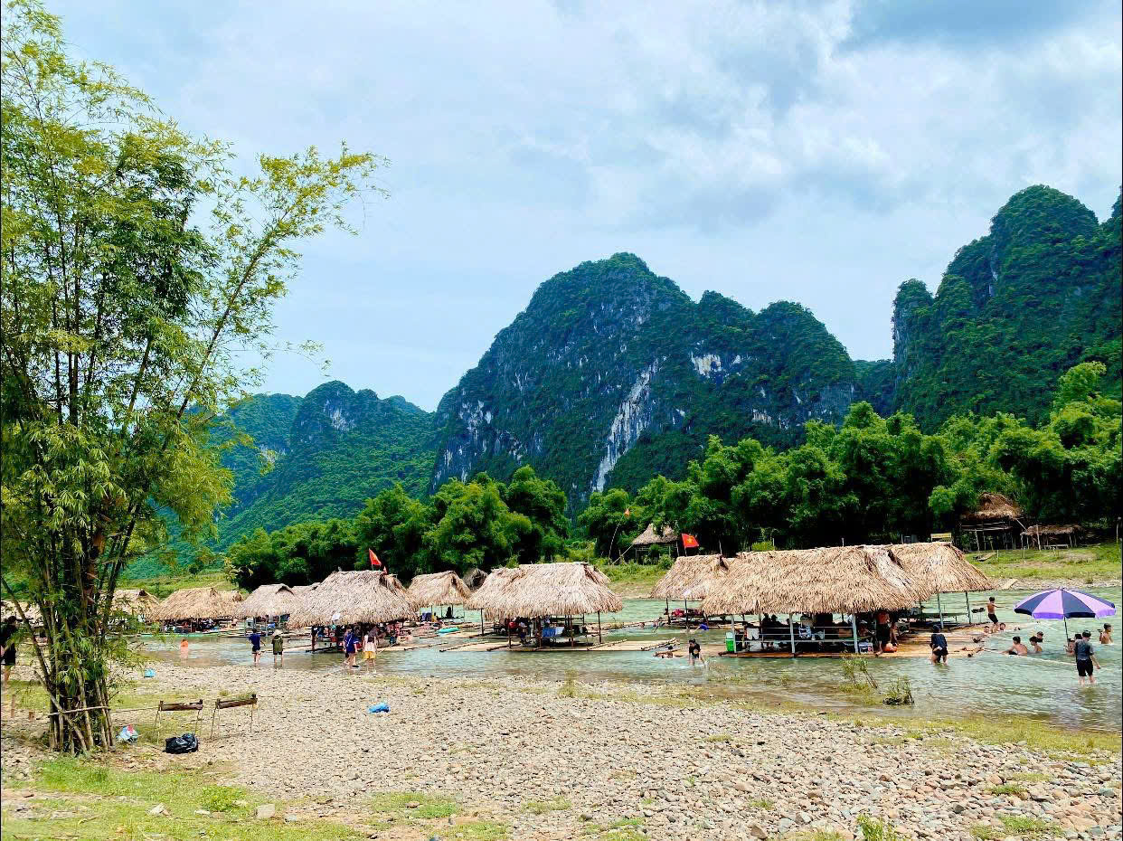 Toàn cảnh khu Camping Đồng Chờ.