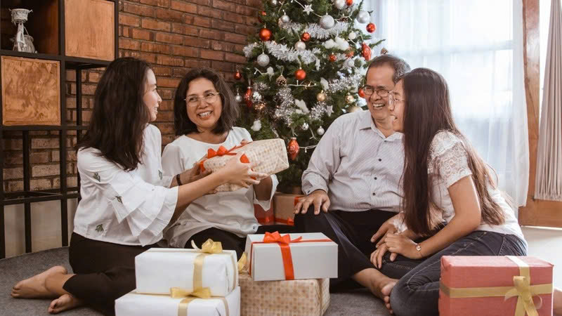 Ngày lễ tặng quà tại Việt Nam. Ảnh: Internet
