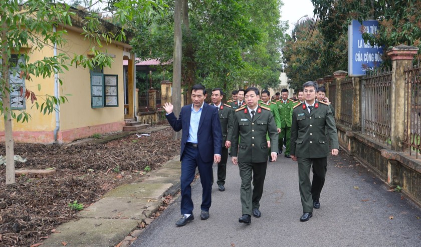 Giám đốc Công an Bắc Giang Nguyễn Quang Vinh kiểm tra công tác tiếp nhận Cơ sở cai nghiện ma túy tỉnh Bắc Giang. Nguồn: Công an Bắc Giang.