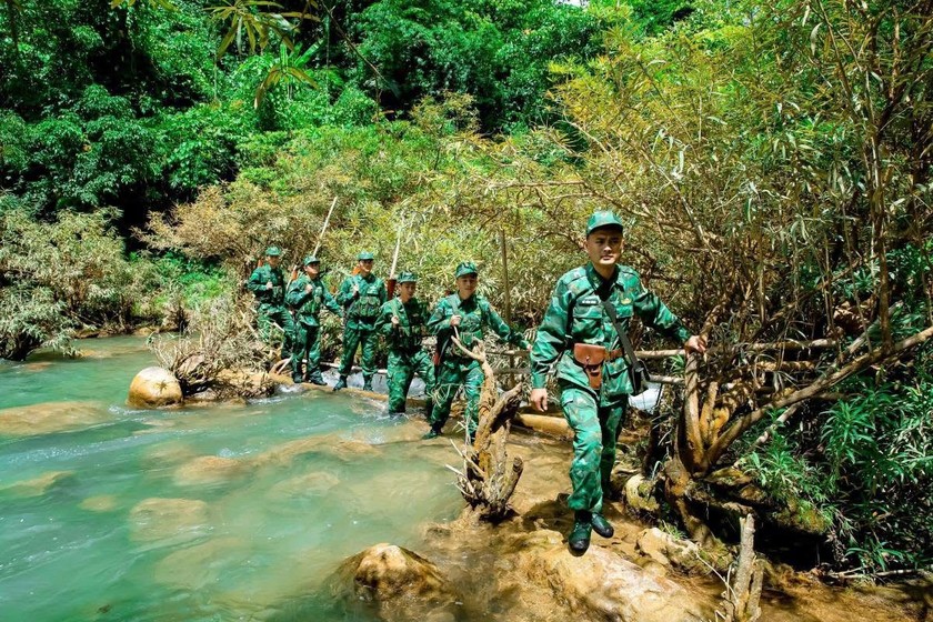 Dấu chân của người lính mang quân hàm xanh đã và đang cống hiến nơi dải đất biên cương vì chủ quyền thiêng liêng của đất nước. Ảnh: Báo PLVN