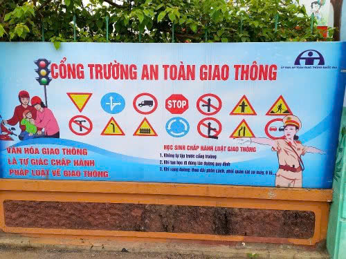 Cùng chung tay đảm bảo an toàn giao thông cổng trường cho con em. Ảnh: Internet