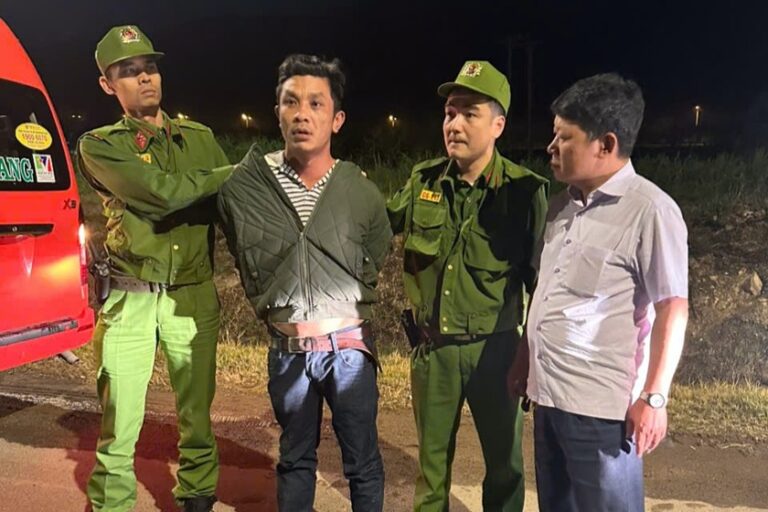 Lý Minh Khoa bị bắt sau khi trộm xe 16 chỗ. Ảnh: Báo PLVN