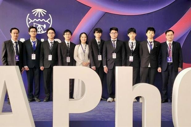 Đội tuyển quốc gia Việt Nam dự thi Olympic Vật lý Châu Á (APhO) năm 2025. Ảnh: Báo PLVN