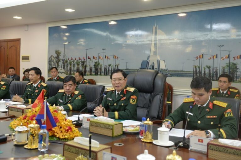 Đại tướng Nguyễn Tân Cương phát biểu tại hội đàm. (Ảnh: V.H)