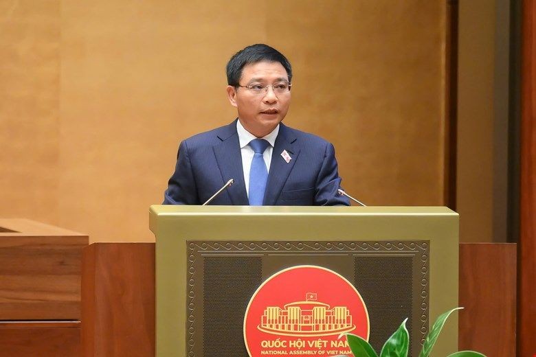 Bộ trưởng Bộ Tài Chính Nguyễn Văn Thắng trả lời chất vấn tại phiên họp. Ảnh: Báo PLVN