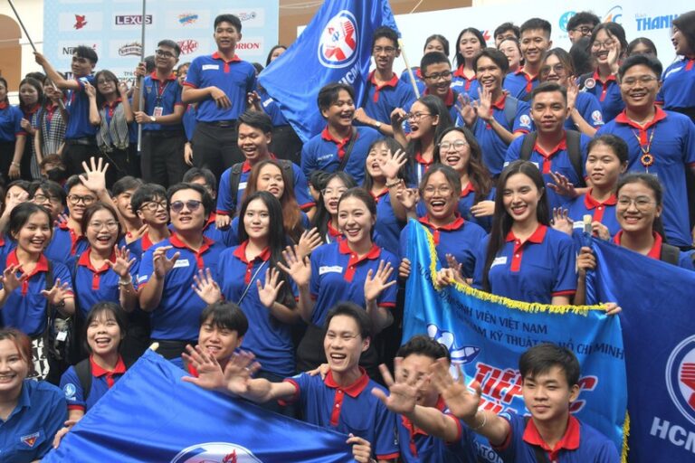 Hàng chục nghìn sinh viên sẵn sàng tiếp sức thí sinh thi tốt nghiệp THPT năm nay. Ảnh: Báo PLVN