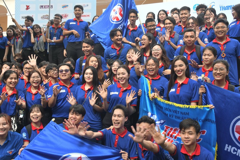 Hàng chục nghìn thanh niên tình nguyện ra quân ‘Tiếp sức mùa thi’ năm 2025