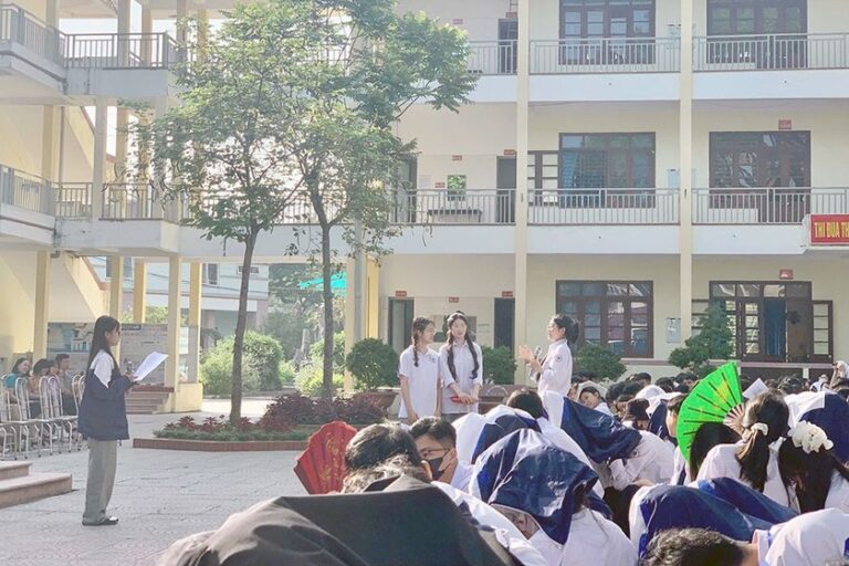 Trường học tổ chức các buổi sinh hoạt về phòng chống tác hại của thuốc lá. Ảnh: Báo PLVN