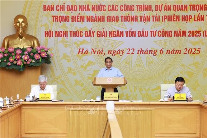Thủ tướng Phạm Minh Chính: Không để việc tổ chức chính quyền địa phương ảnh hưởng đến các công việc khác